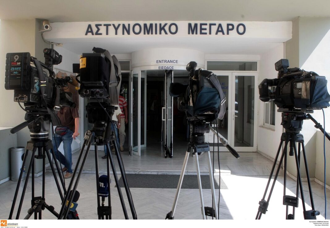 ÈÅÓÓÁËÏÍÉÊÇ - ÄÇËÙÓÅÉÓ ÔÏÕ ÁÍÁÐËÇÑÙÔÇ ÕÐÏÕÑÃÏÕ ÅÓÙÔÅÑÉÊÙÍ ×ÑÇÓÔÏÕ ÌÁÑÊÏÃÉÁÍÍÁÊÇ ÓÔÏ ÌÅÃÁÑÏ ÔÇÓ ÁÓÔÕÍÏÌÉÁÓ (ÌÏÔÉÏÍÔÅÁÌ // ÂÁÓÉËÇÓ ÂÅÑÂÅÑÉÄÇÓ)