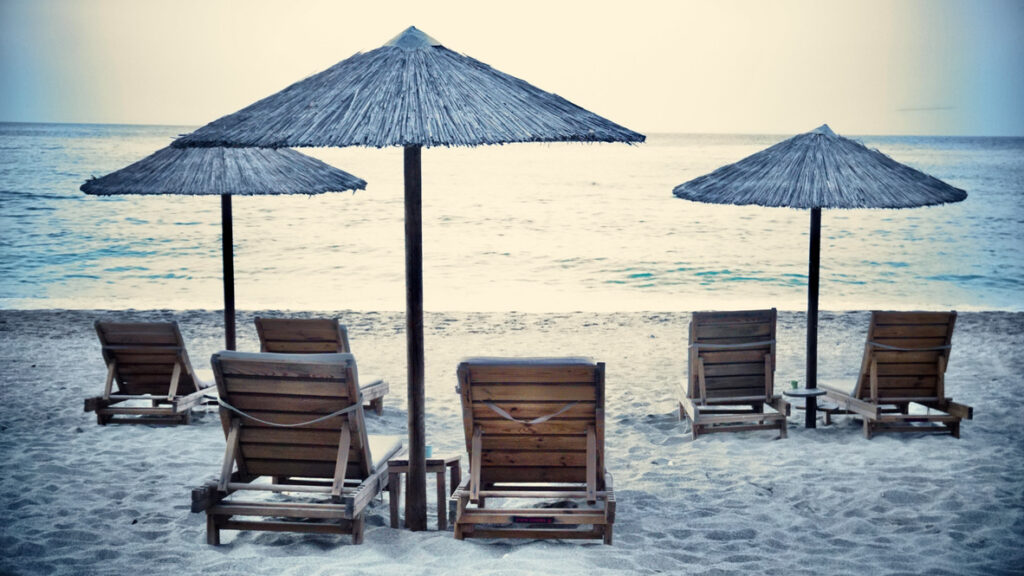 Το παράδοξο του ελληνικού τουρισμού: Πολλοί επισκέπτες