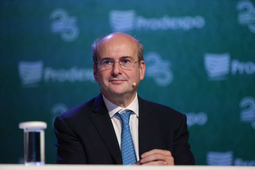 Χατζηδάκης: «Η κυβέρνηση θέλει να προστατεύσει το μπάσκετ»