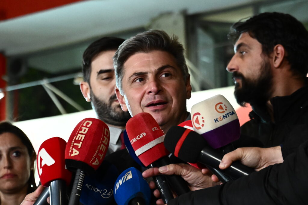 Νικόλας Φαραντούρης: «Η Ελλάδα να φιλοξενήσει τις διαπραγματεύσεις για τον τερματισμό του πολέμου στην Ουκρανία»