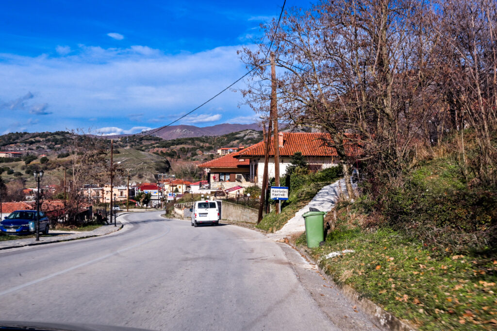 Οικισμοί κάτω των 2.000 κατοίκων: Τι προβλέπεται για τα παλιά οικόπεδα και τις νέες άδειες δόμησης