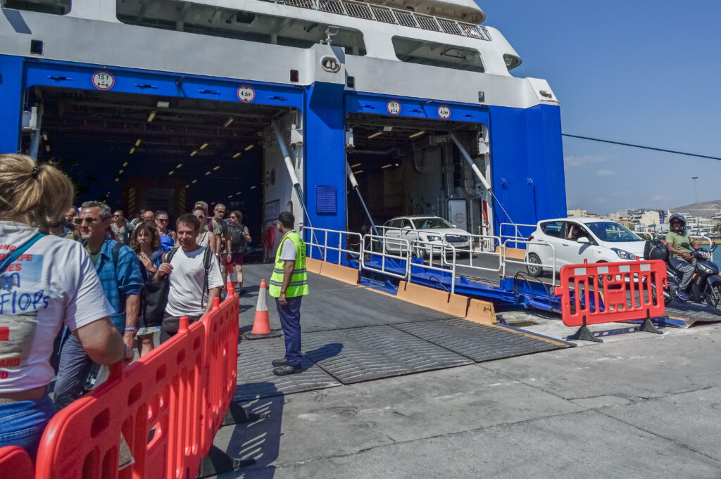 Ποιες εταιρείες δίνουν έκπτωση σε ακτοπλοϊκά και αεροπορικά εισιτήρια για τους αναπληρωτές εκπαιδευτικούς