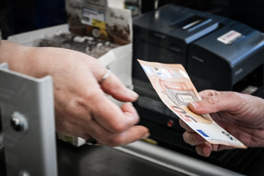 ΙΚΥ: Αιτήσεις για μεταπτυχιακά με υποτροφία 700 ευρώ τον μήνα