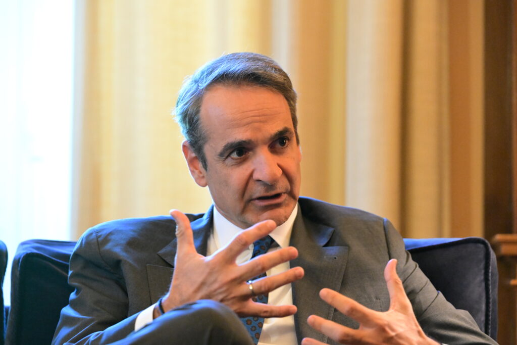 Μητσοτάκης στο CNBC: «Νέες μειώσεις φόρων και αύξηση μισθών