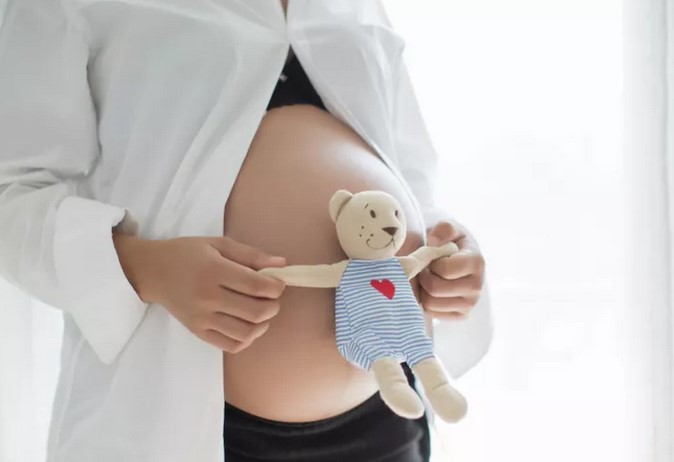 Επίδομα Μητρότητας: Έρχονται αλλαγές με τον νέο Ενιαίο Κανονισμό Παροχών – Τι αλλάζει για τις νέες μητέρες