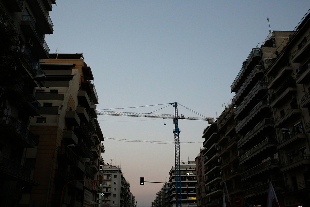 Η γραφειοκρατία «παγώνει» τα Εξοικονομώ – Κίνδυνος απώλειας κονδυλίων λόγω καθυστερήσεων