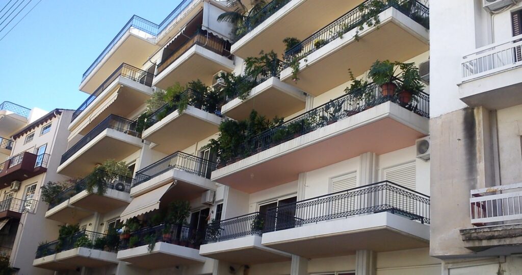 Πρώτη η Ελλάδα στην ΕΕ στο κόστος στέγασης: Αβάσταχτο για 1 στα 3 νοικοκυριά