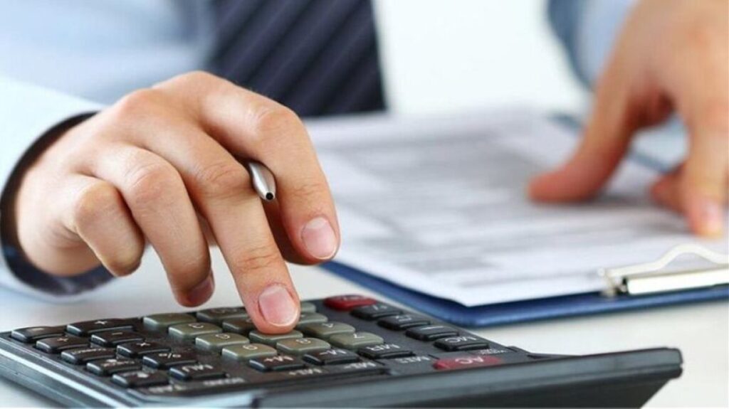 Νέο καθεστώς εισφορών: Πώς αλλάζει ο μισθός και το κόστος για τις επιχειρήσεις