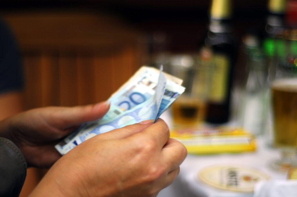 Επιδότηση 14.800 ευρώ: Ποιος ο τρόπος για να την εισπράξουν οι δικαιούχοι