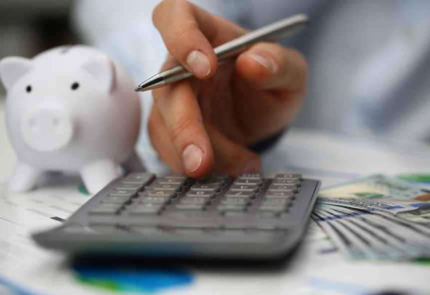 Γραφείο Προϋπολογισμού – Φορολογικές ελαφρύνσεις για τη μεσαία τάξη: Ποιες αλλαγές προτείνονται και ποιοι κερδίζουν