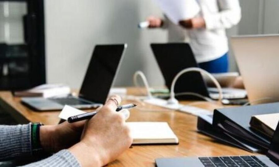 Συνταξιοδότηση πριν τα 62 στο Δημόσιο: Ποιοι προλαβαίνουν την «έξοδο» το 2025-2026