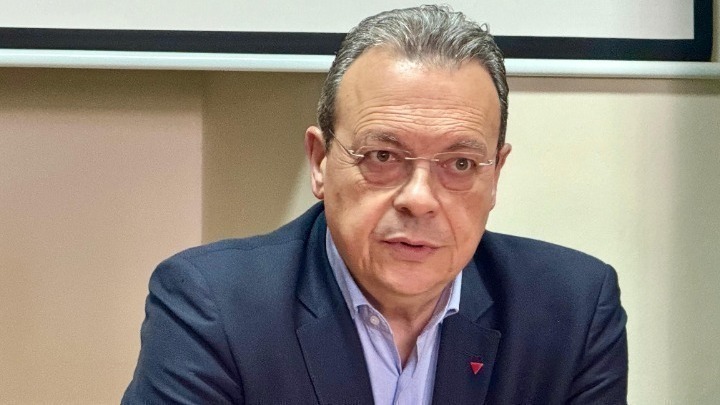 Φάμελλος: «Σε κρίσιμο σταυροδρόμι η Αυγή και το Κόκκινο» – Καλεί σε στήριξη των μέσων