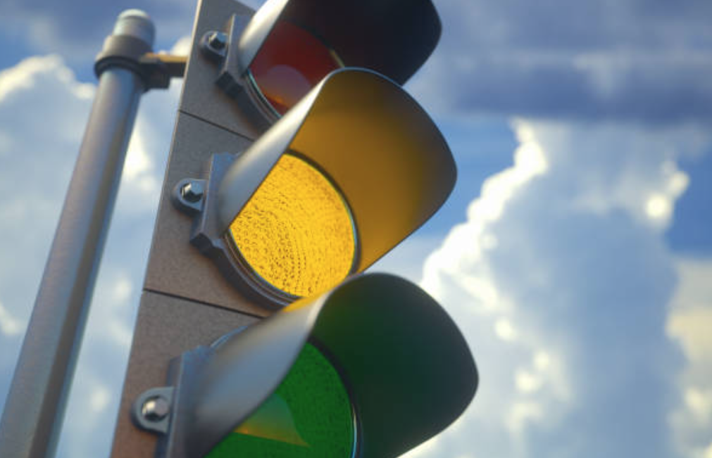 Πέρασες με πορτοκαλί φανάρι;: Τα πρόστιμα