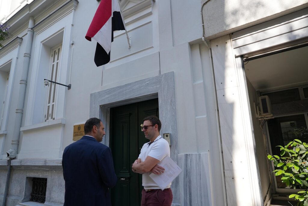 Κασσελάκης: Επέδωσε ψήφισμα στην Πρεσβεία της Αιγύπτου για την προστασία της Μονής Σινά