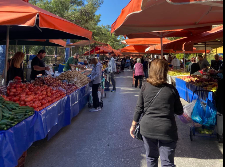 Λαϊκές αγορές: Άμεση ενίσχυση με νέες άδειες και επιτάχυνση των διαδικασιών έκδοσής τους