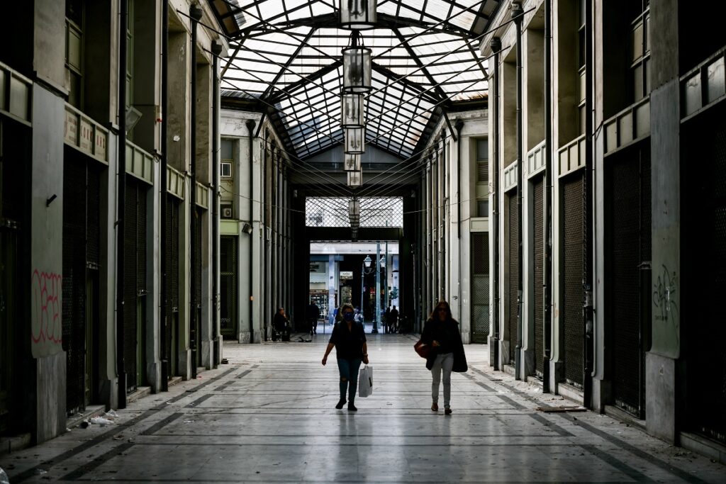 Financial Times: Πώς η Ελλάδα επέστρεψε από το χείλος του γκρεμού