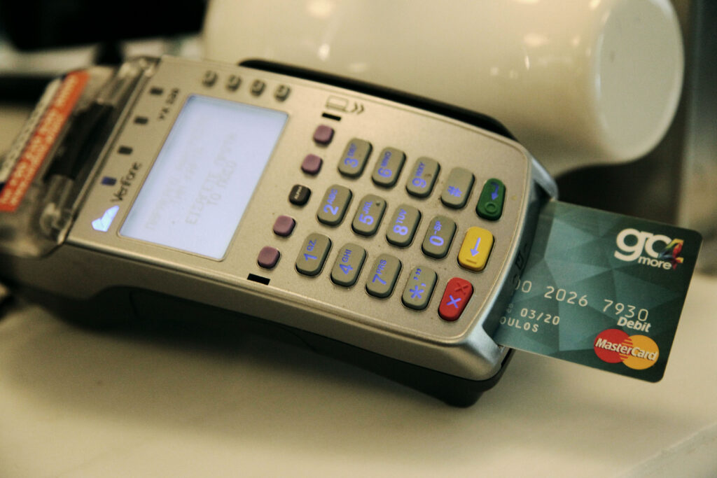 Φορολοταρία: Έγινε η κλήρωση για τις συναλλαγές Μαΐου – Δείτε εάν κερδίσατε 50.000 ευρώ