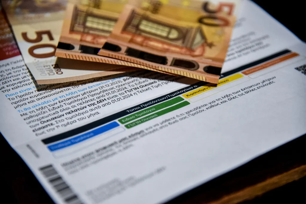 Τιμολόγια ρεύματος: Οι χρεώσεις που ανακοίνωσαν οι πάροχοι για τον Ιούνιο – Αύξηση στα πράσινα τιμολόγια