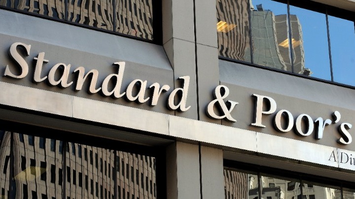 S&P: Επιβεβαίωση της επενδυτικής βαθμίδας ΒΒΒ για την Ελλάδα με σταθερές προοπτικές